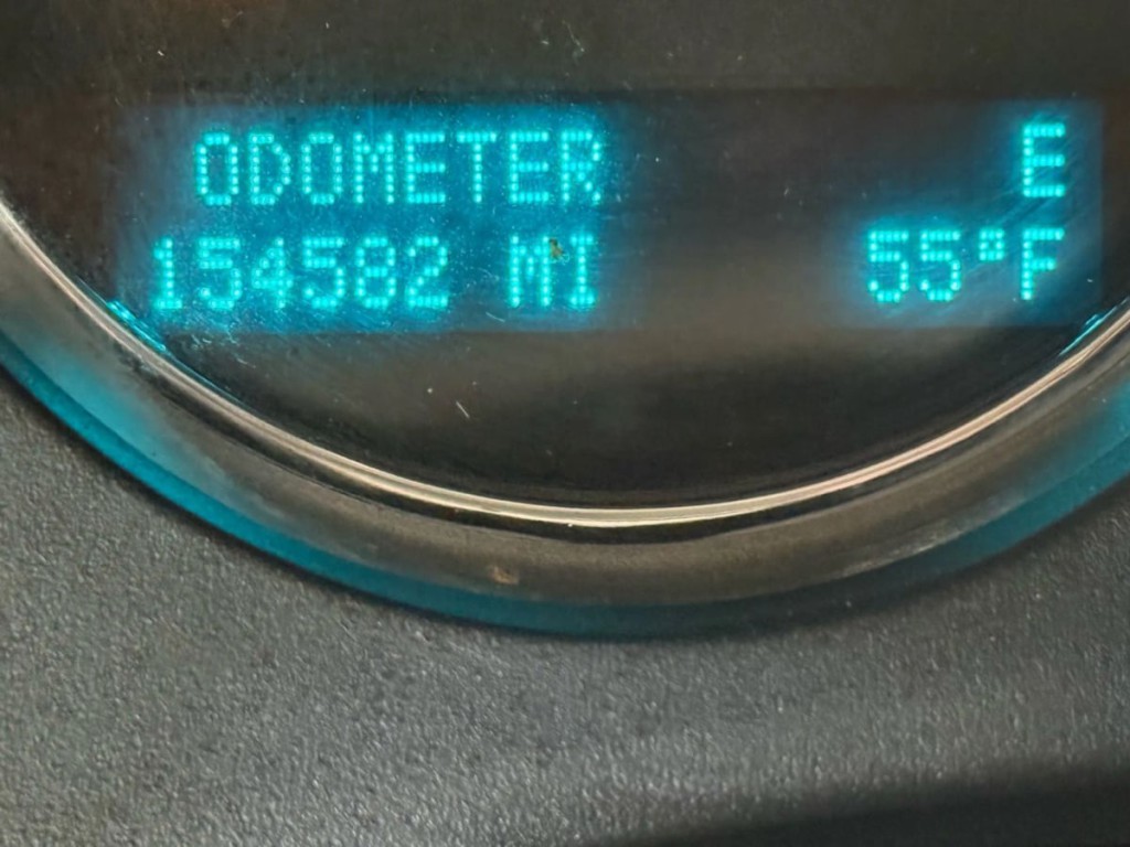 2011 Chevrolet Avalanche Image 18