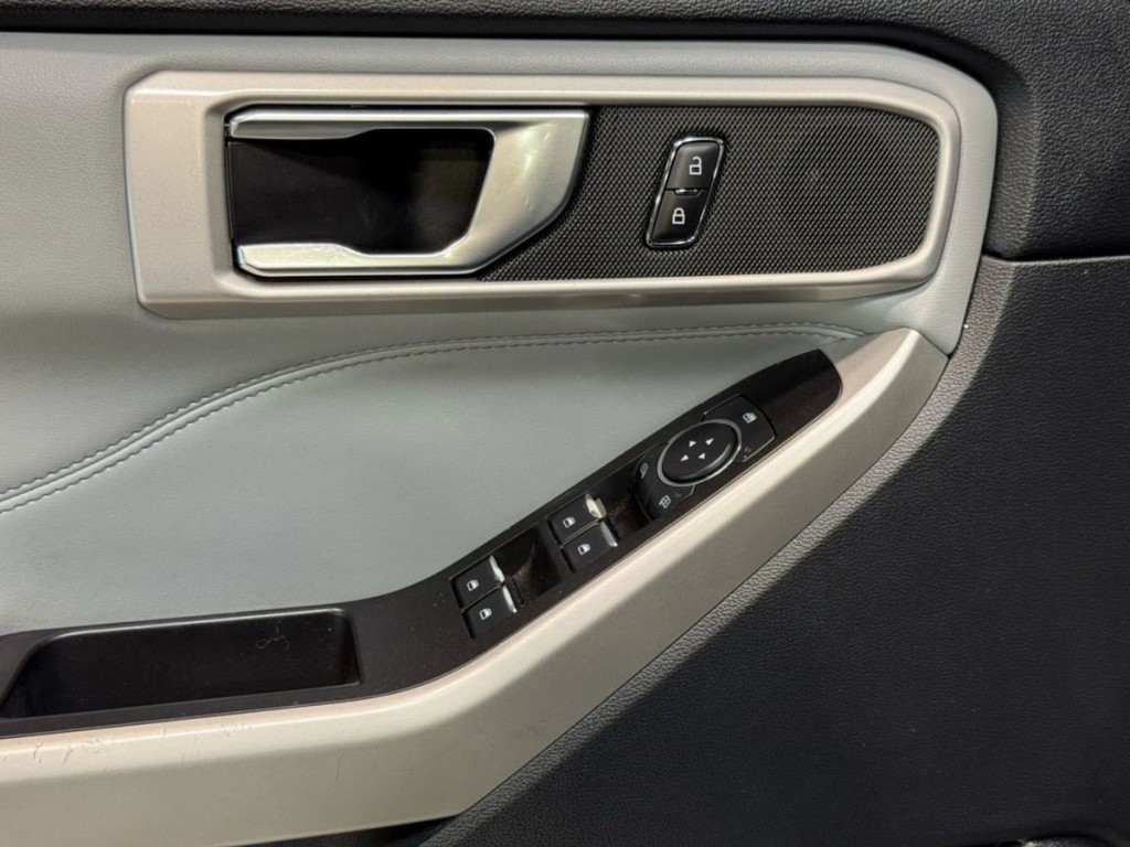 2021 Ford Explorer Image 12