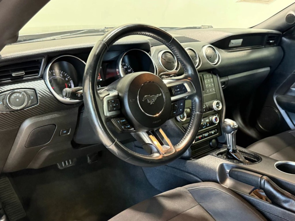 2022 Ford Mustang Image 13