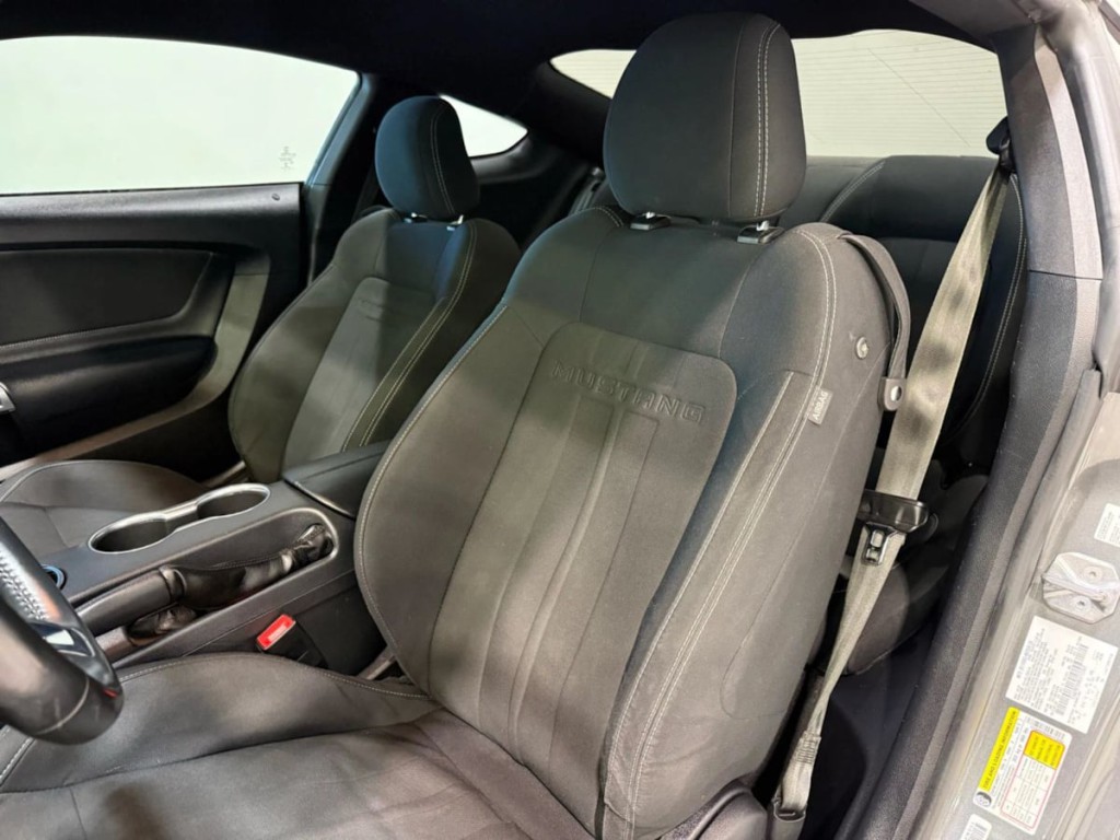 2022 Ford Mustang Image 22