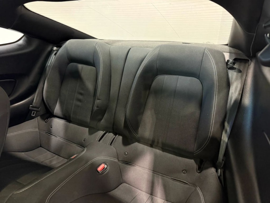 2022 Ford Mustang Image 24