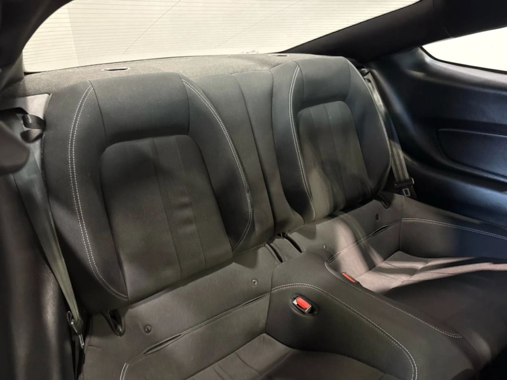 2022 Ford Mustang Image 28