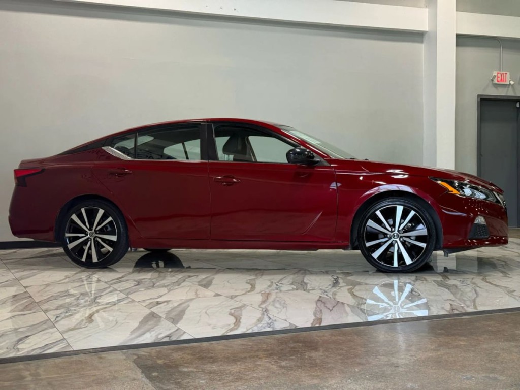 2021 Nissan Altima Image 5