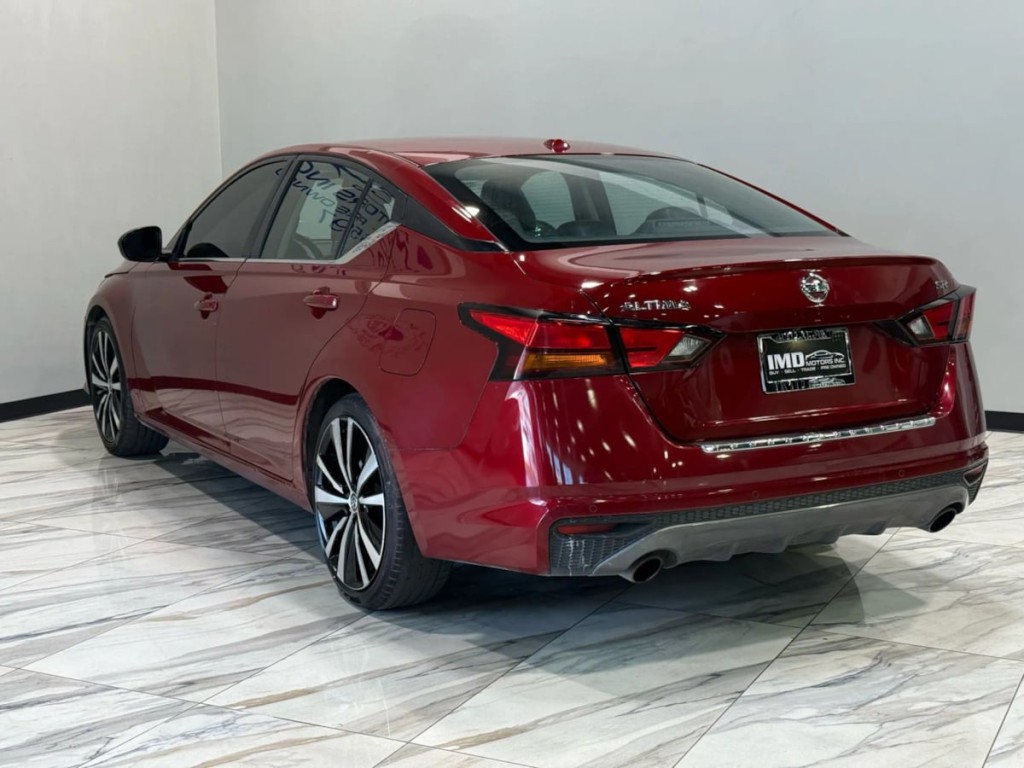 2021 Nissan Altima Image 8