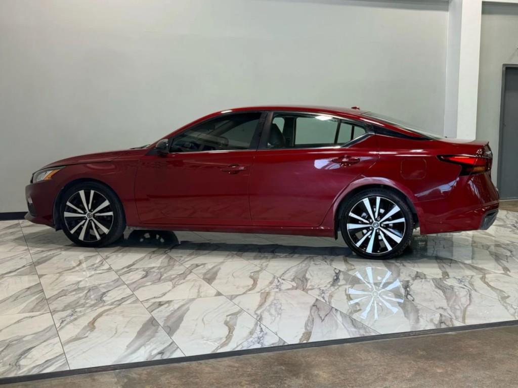 2021 Nissan Altima Image 9
