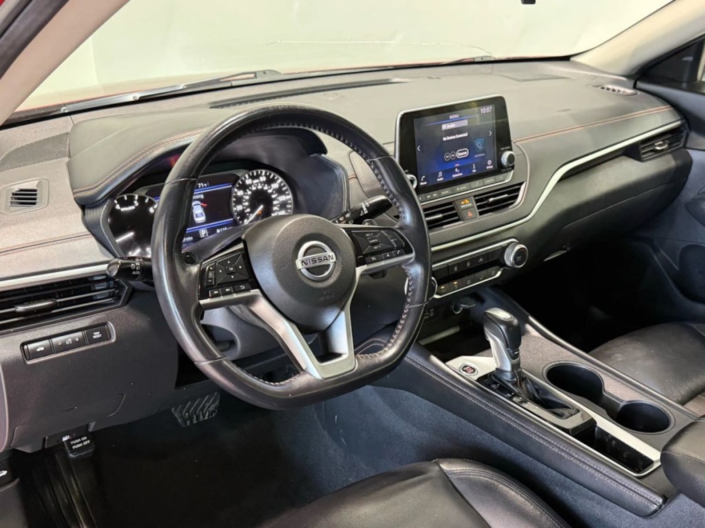 2021 Nissan Altima Image 12