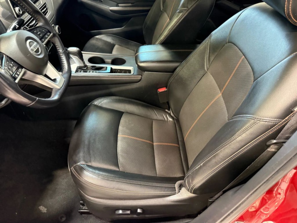 2021 Nissan Altima Image 21