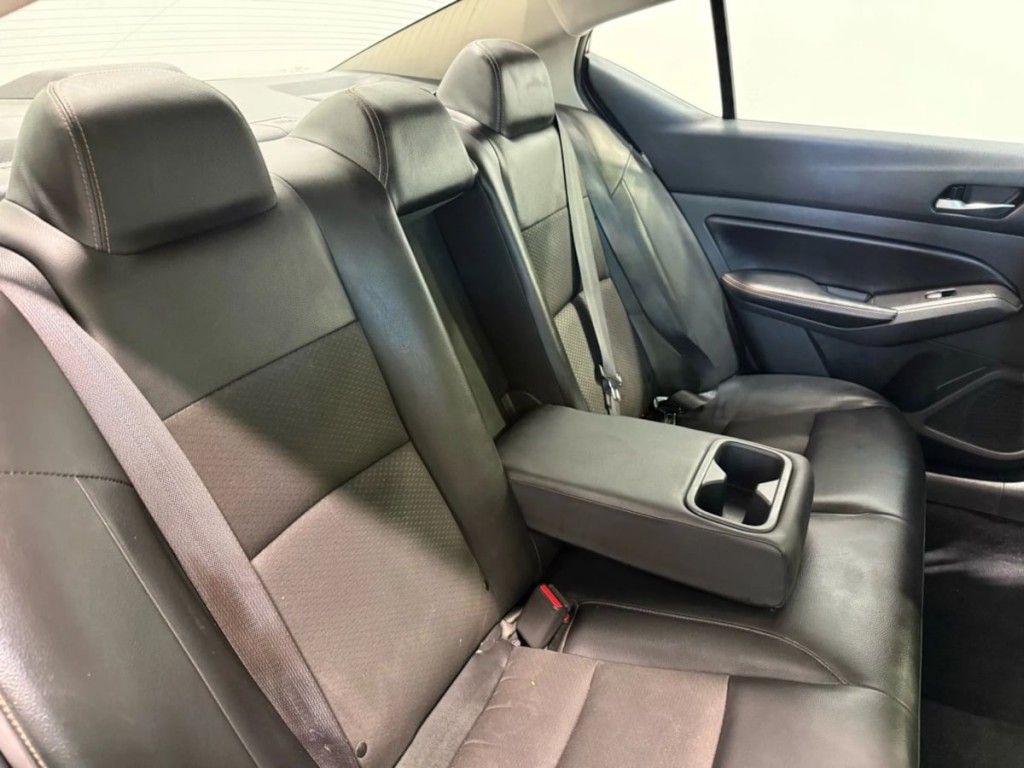 2021 Nissan Altima Image 26