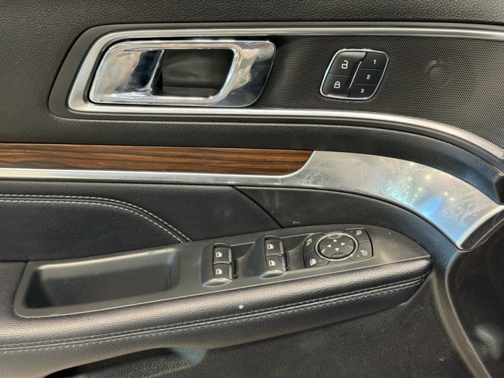 2018 Ford Explorer Image 12