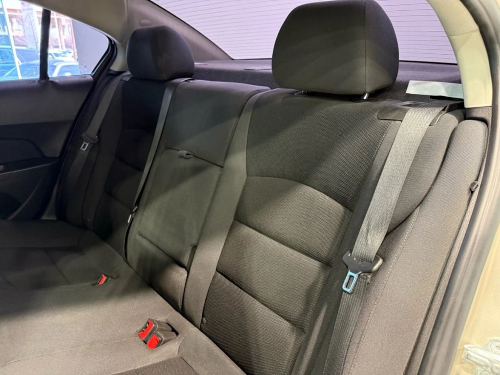 2016 Chevrolet Cruze Image 25