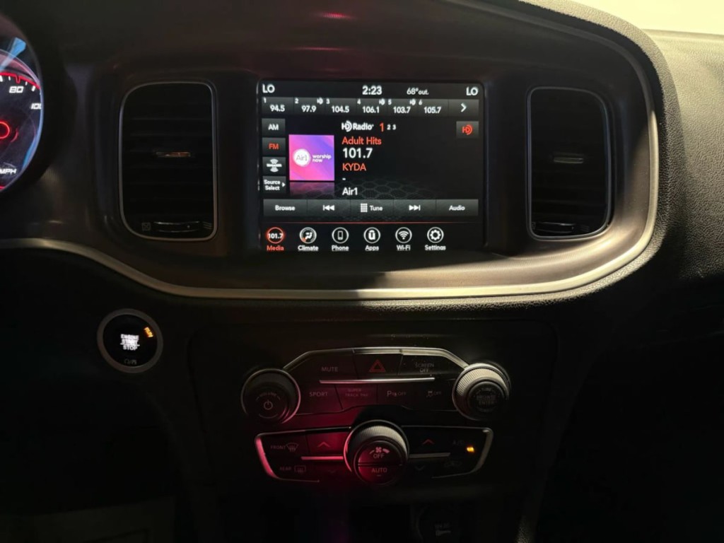 2022 Dodge Charger Image 18