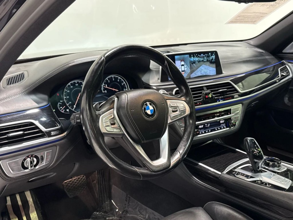 2017 BMW 7 Series Image 14