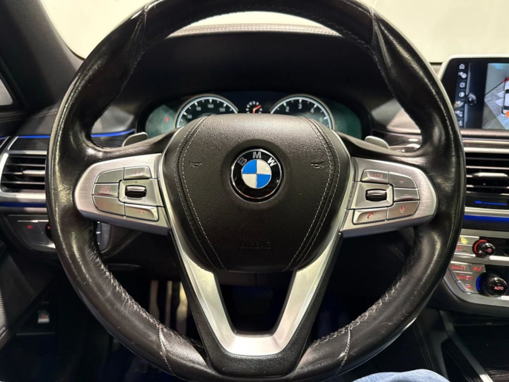 2017 BMW 7 Series Image 15