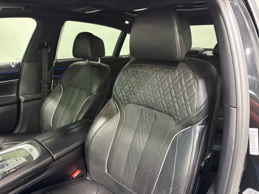 2017 BMW 7 Series Image 22