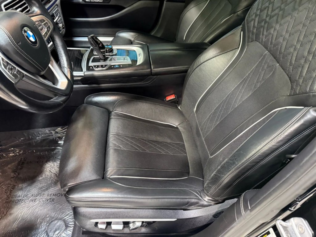 2017 BMW 7 Series Image 23