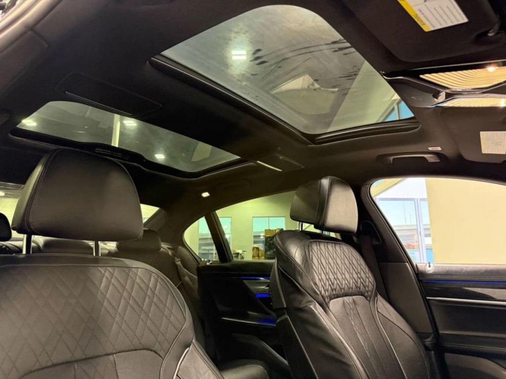 2017 BMW 7 Series Image 28