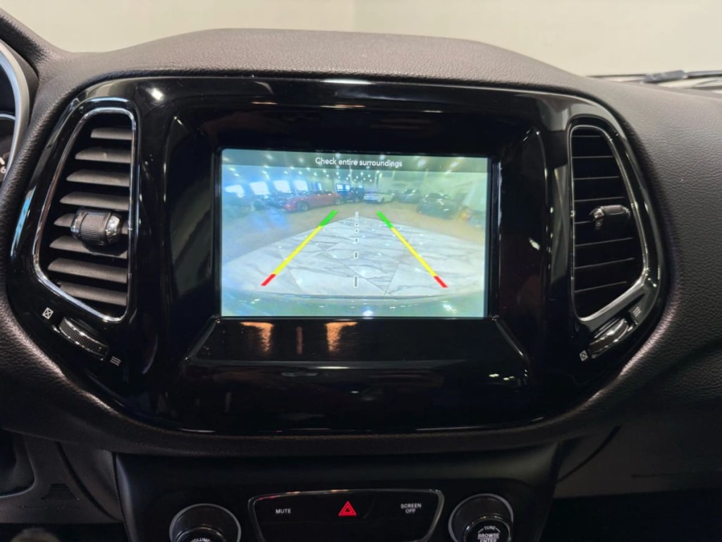 2018 Jeep Compass Image 19