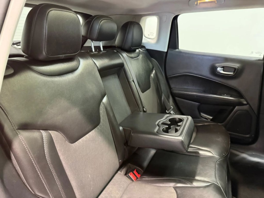 2018 Jeep Compass Image 28