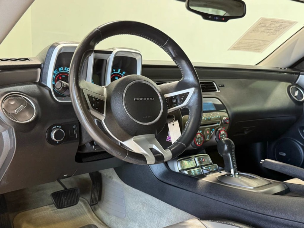 2011 Chevrolet Camaro Image 14