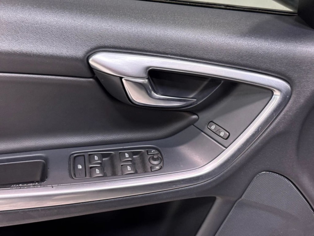 2018 Volvo S60 Image 12