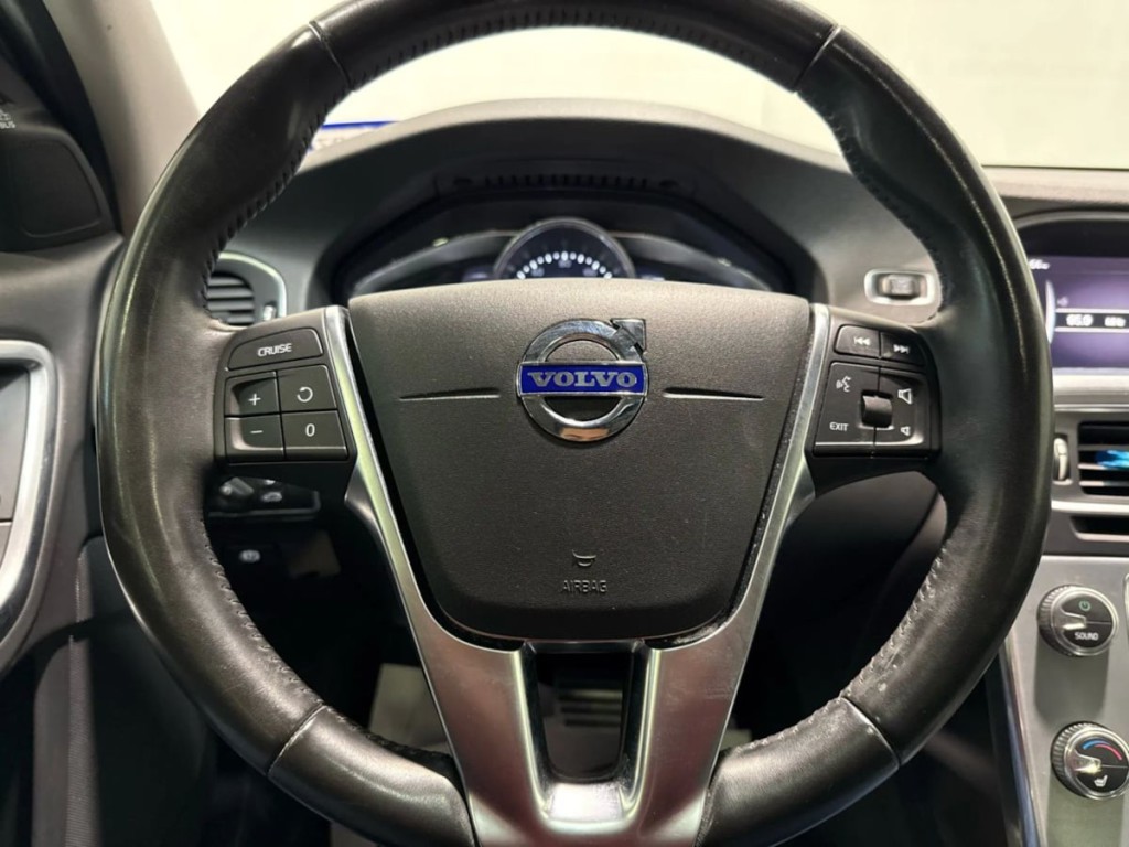 2018 Volvo S60 Image 14