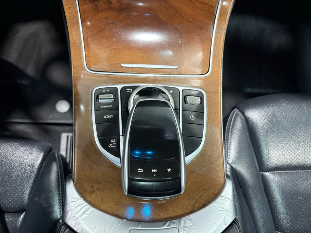 2018 Mercedes-Benz C-Class Image 20