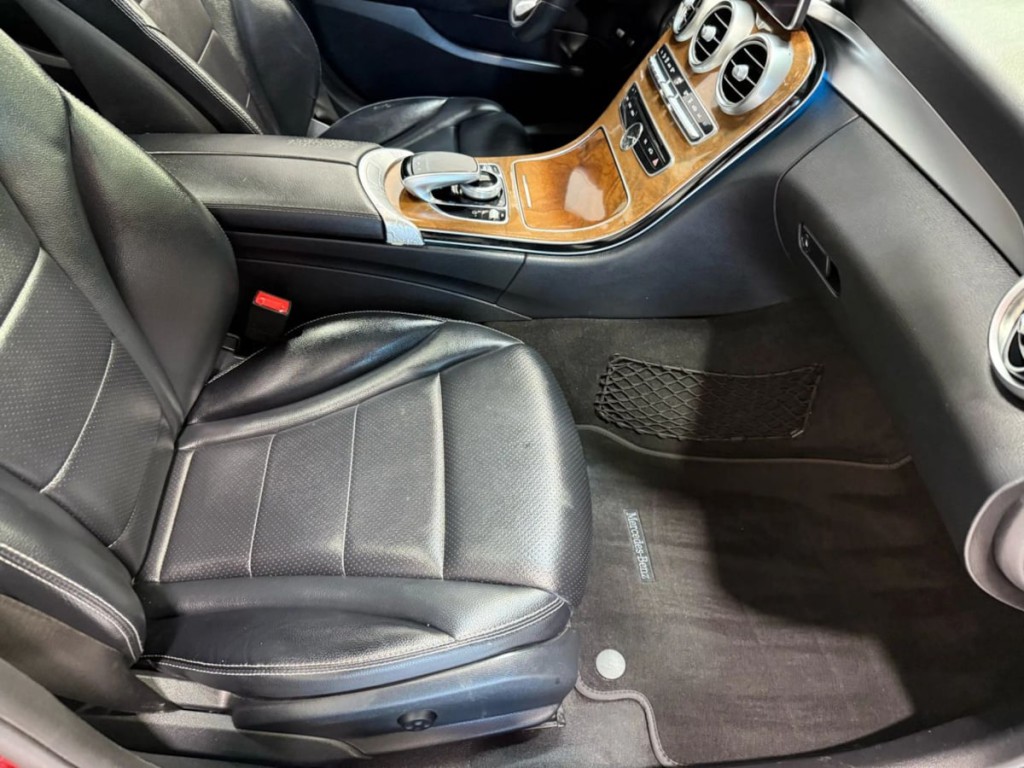 2018 Mercedes-Benz C-Class Image 27