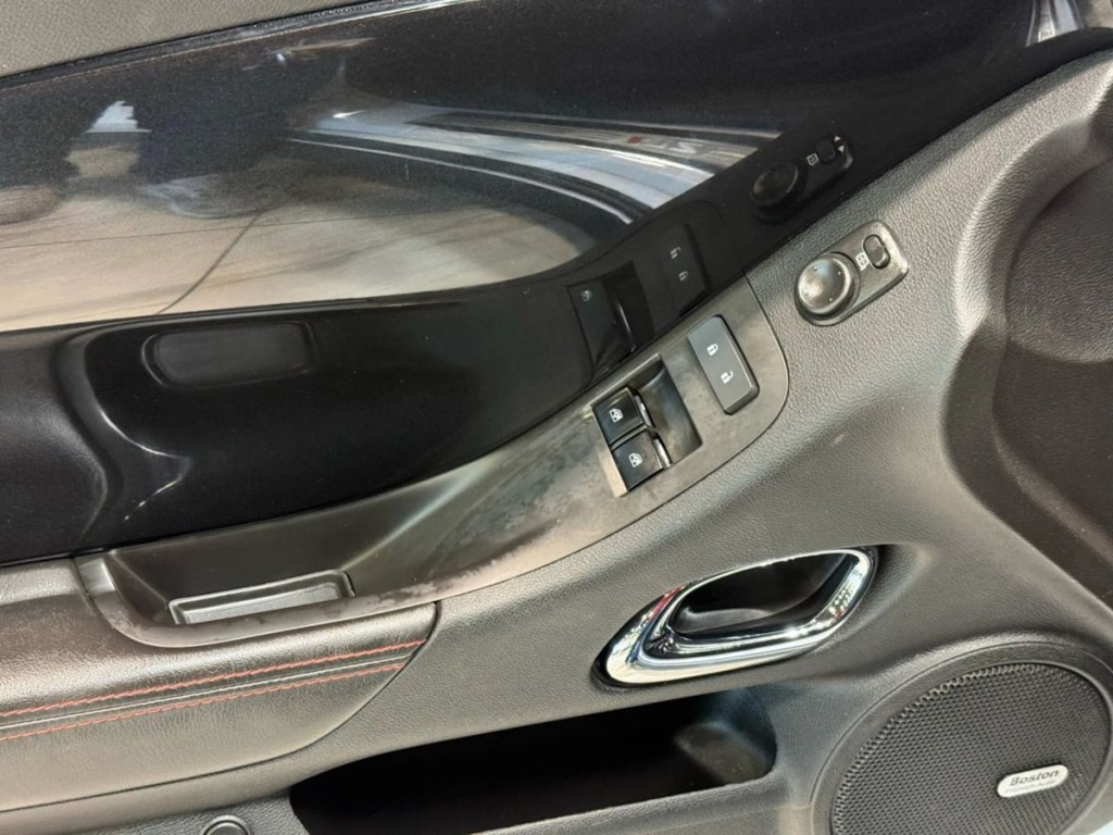 2013 Chevrolet Camaro Image 14