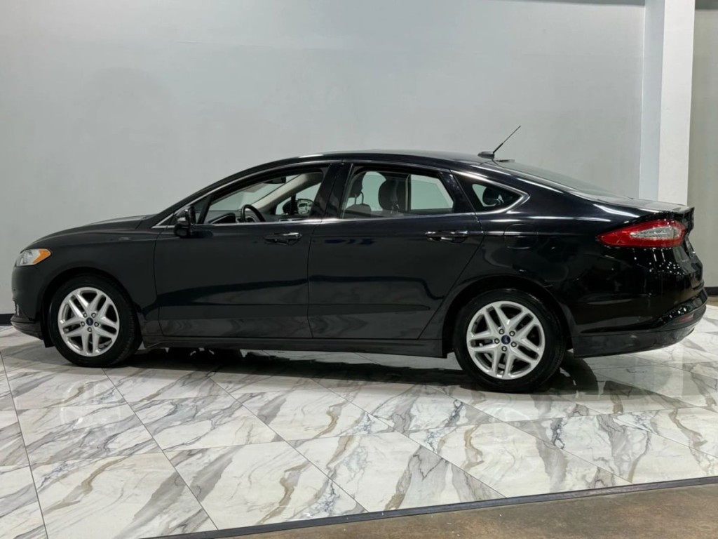 2015 Ford Fusion Image 9