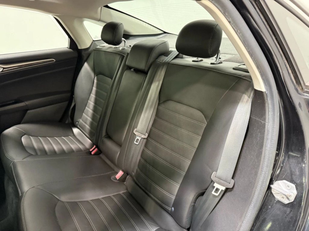 2015 Ford Fusion Image 23