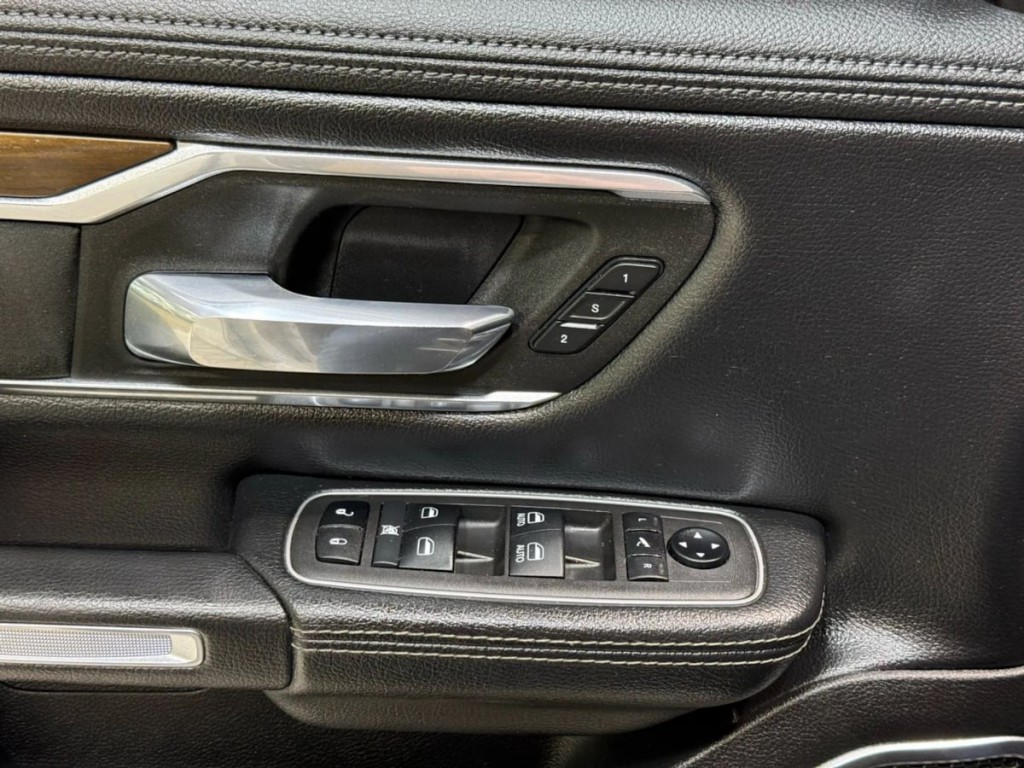 2022 RAM 1500 Image 9