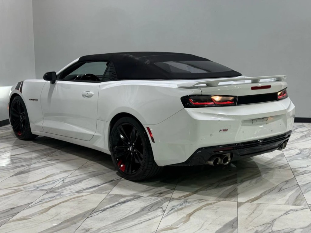 2018 Chevrolet Camaro Image 8