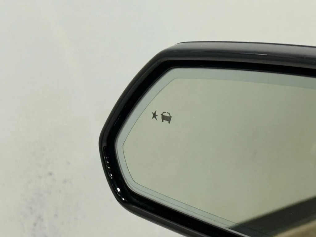 2018 Chevrolet Camaro Image 11