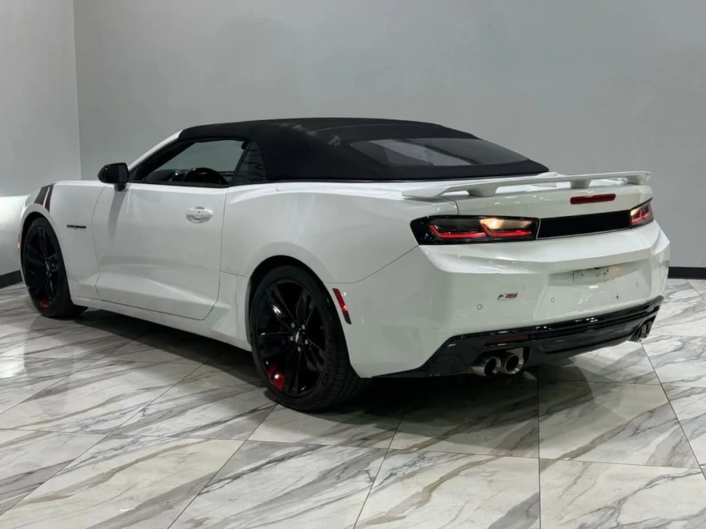 2018 Chevrolet Camaro Image 8