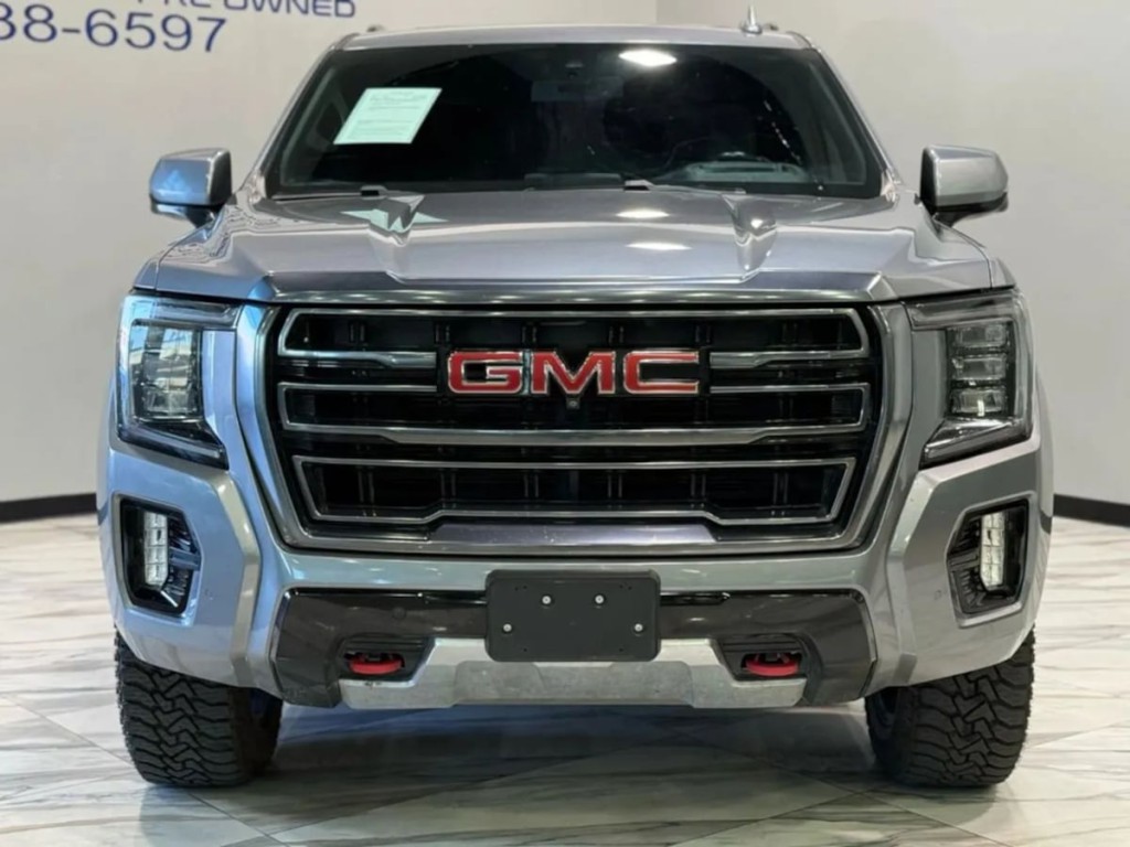 2022 GMC Yukon Image 3