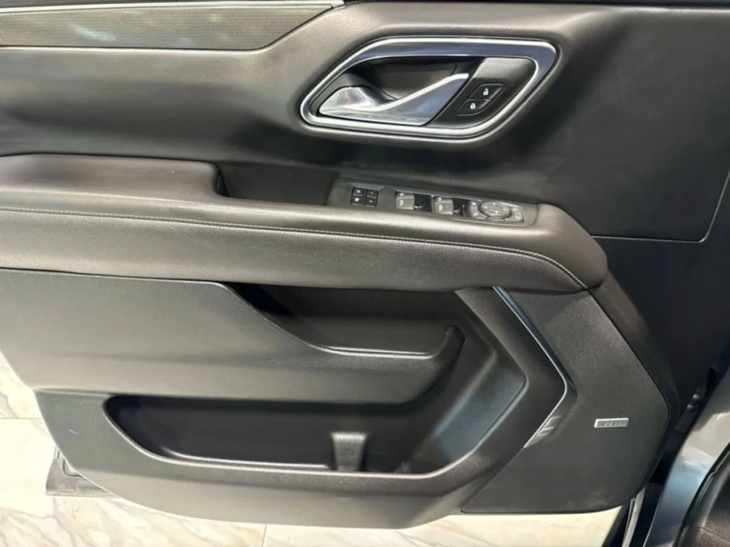 2022 GMC Yukon Image 12