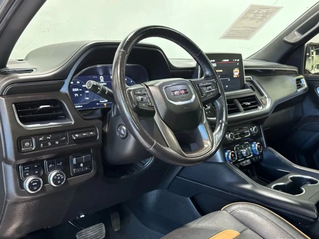 2022 GMC Yukon Image 14