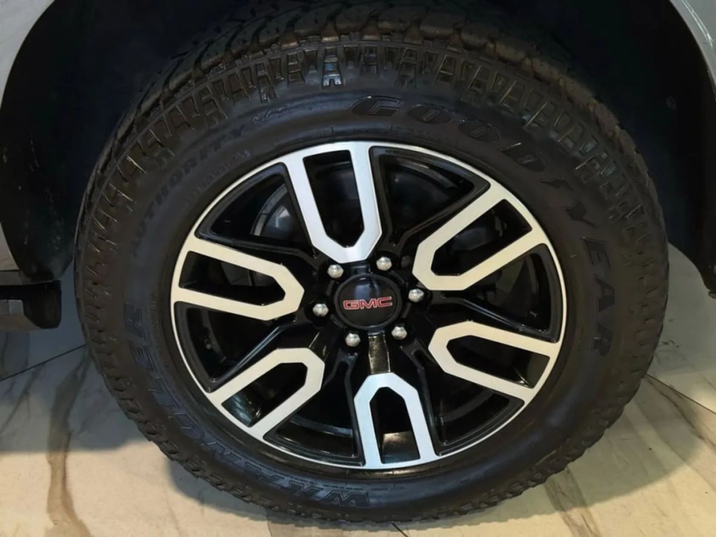 2022 GMC Yukon Image 35