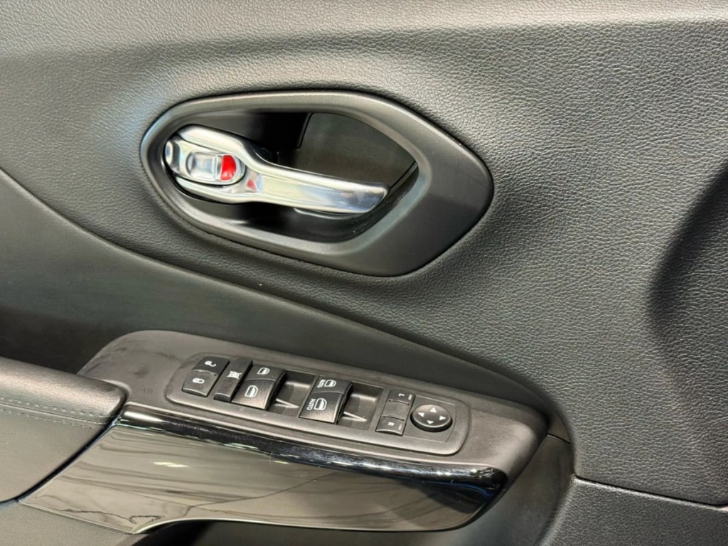 2021 Jeep Cherokee Image 13