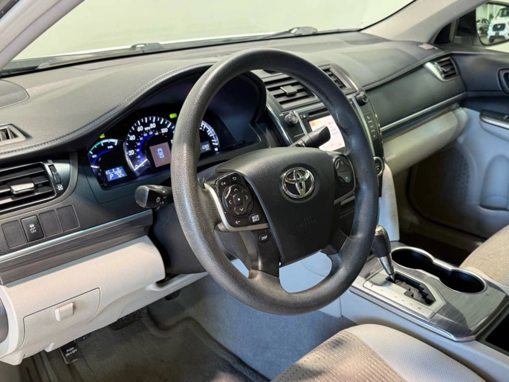 2013 Toyota Camry Image 9