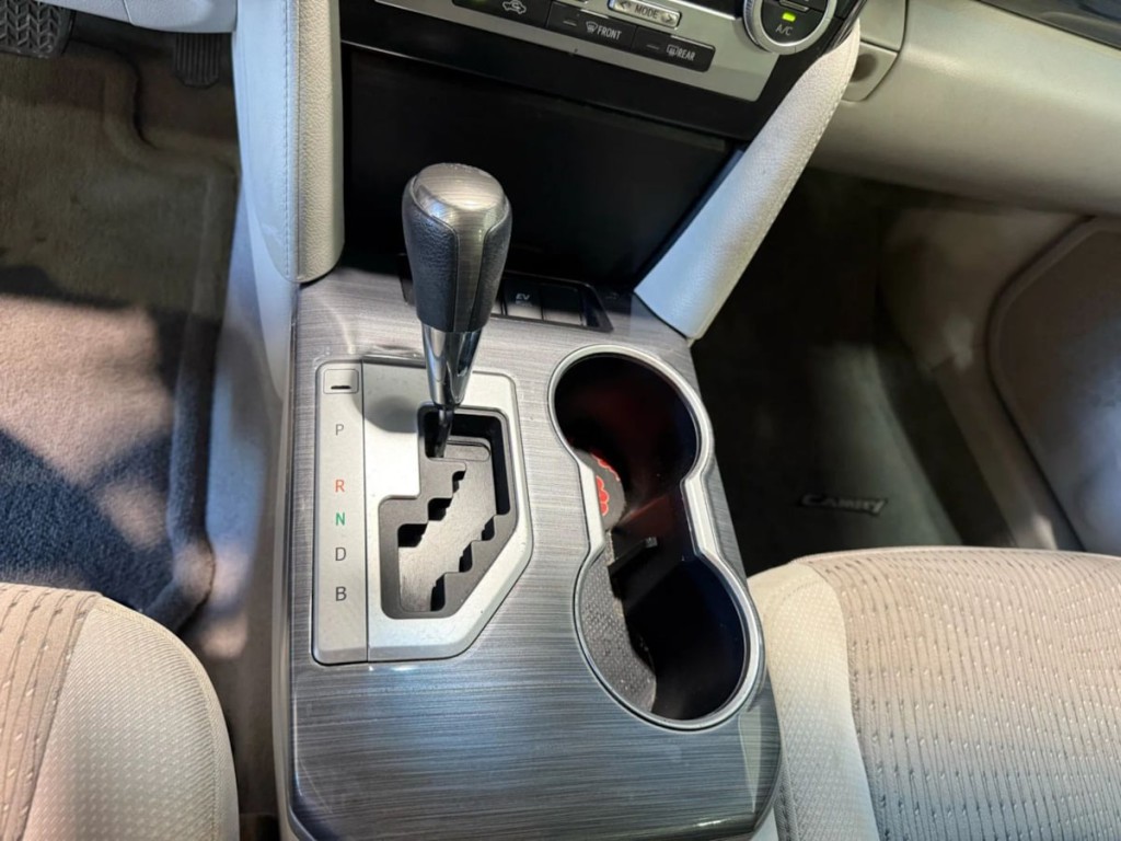 2013 Toyota Camry Image 15