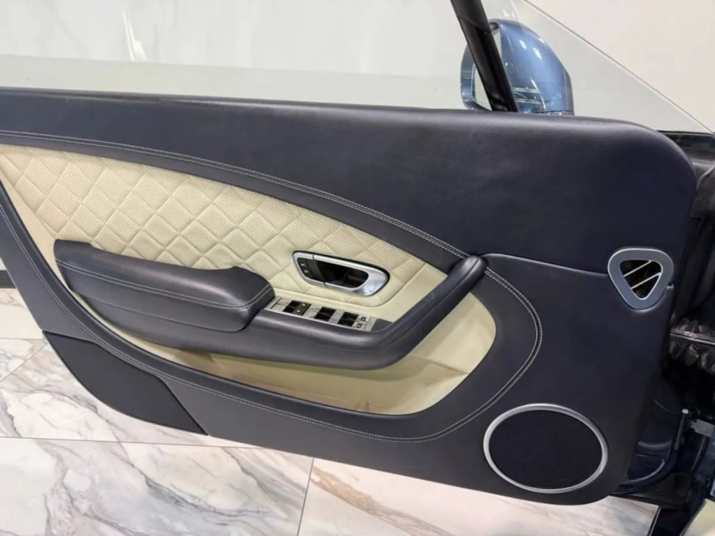 2017 Bentley Continental Image 16