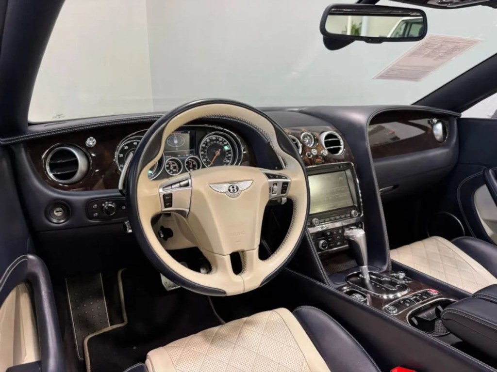 2017 Bentley Continental Image 18