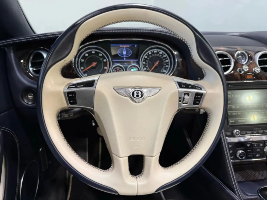 2017 Bentley Continental Image 19