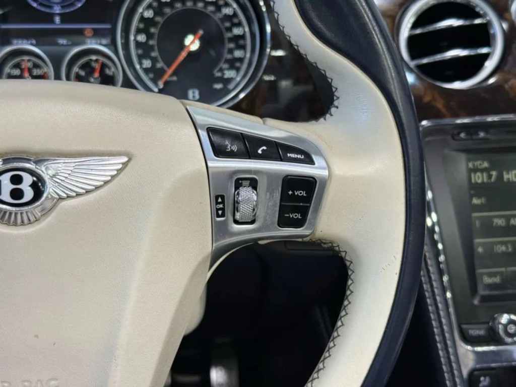 2017 Bentley Continental Image 21