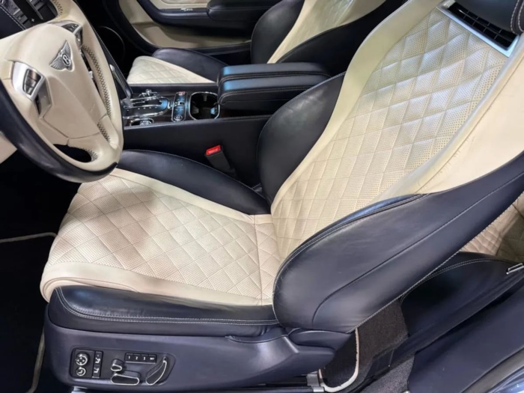 2017 Bentley Continental Image 28