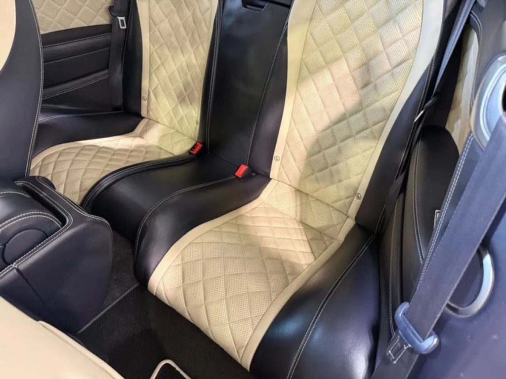 2017 Bentley Continental Image 31