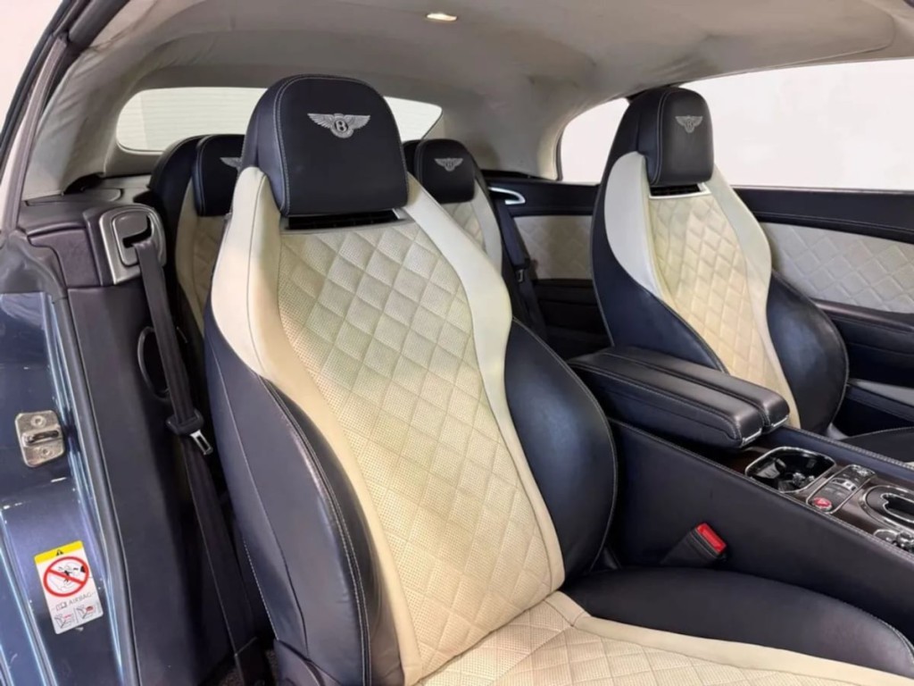 2017 Bentley Continental Image 32