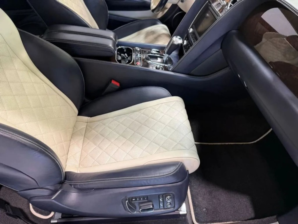 2017 Bentley Continental Image 33