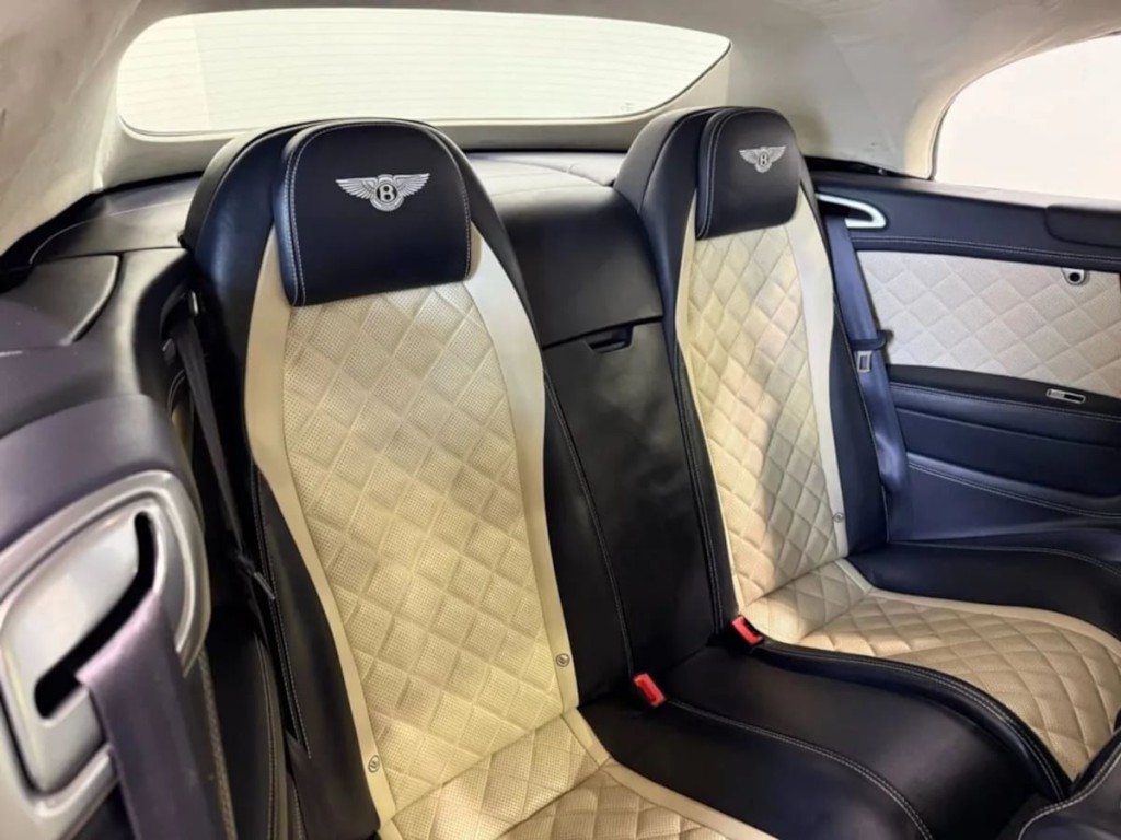 2017 Bentley Continental Image 35